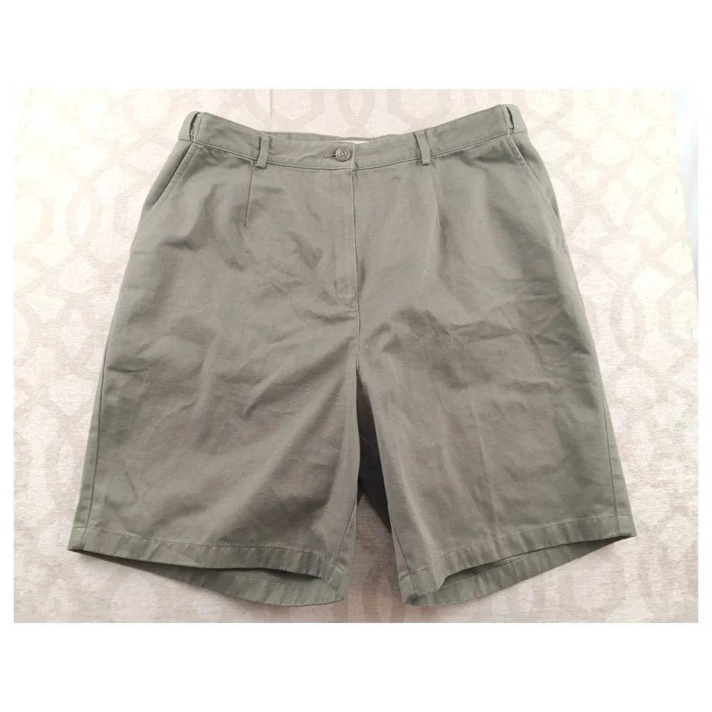 L.L.Bean Women's Original Fit Pleated Shorts Size 18 Regular - Picture 8 of 8
